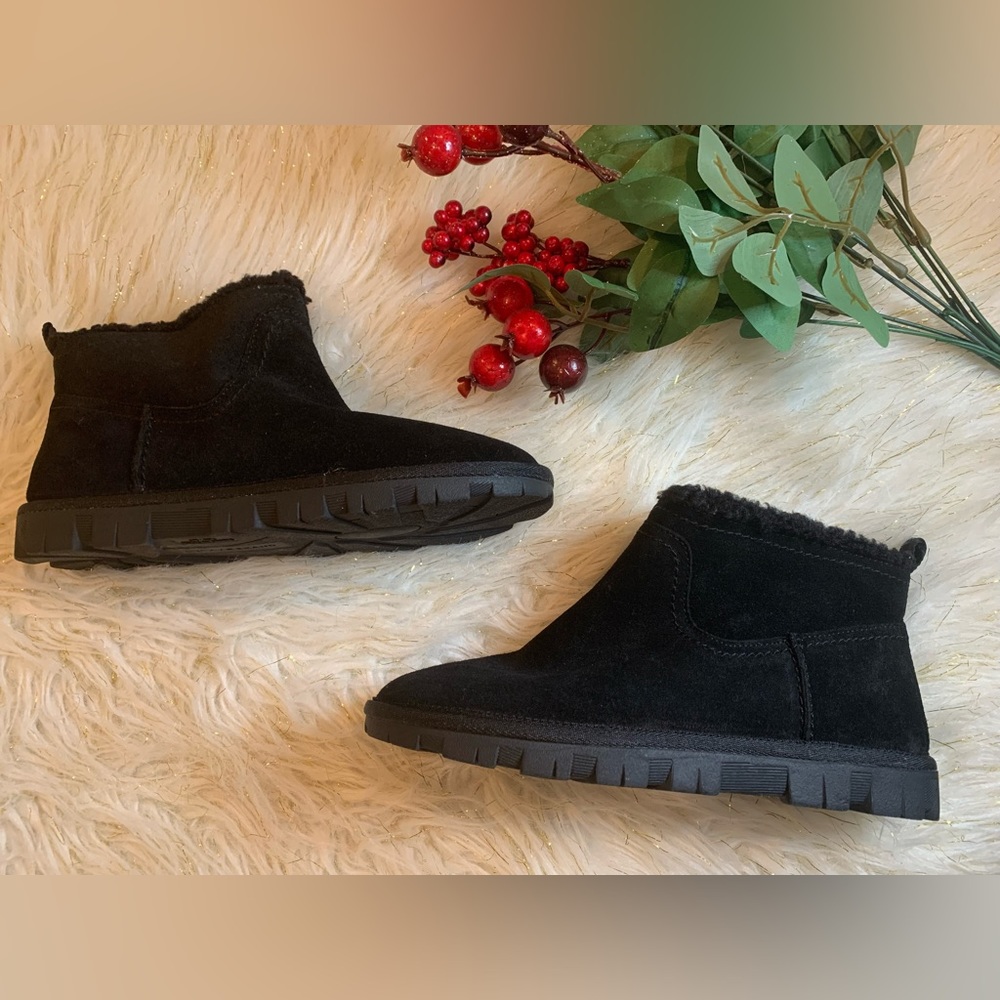 Lucky Brand Black Dweller Suede Ankle Booties